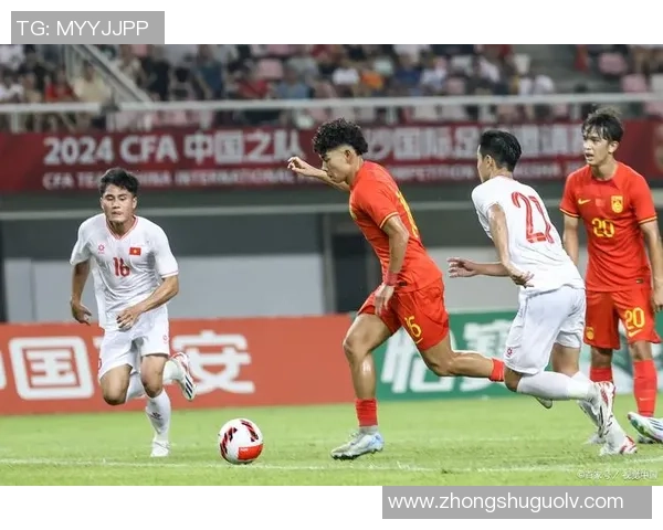 国足球星深度采访：从绿茵场上的拼搏到生活中的挑战与成长