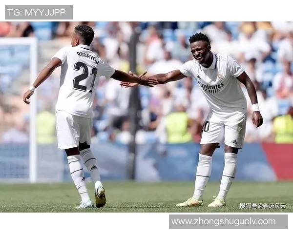 天下足球十大小球星盘点：新一代足球天才引领未来赛场风云