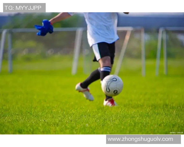 高清画质呈现顶级足球球星驰骋绿茵瞬间全景魅力